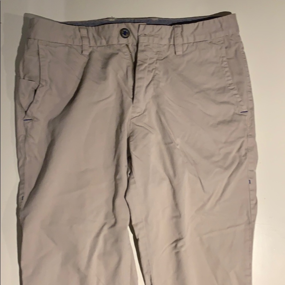 Tommy Bahama 30 x 32 Men’s khaki chino pants